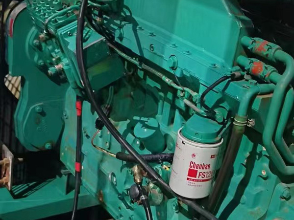 博山如何确定新的发电机组控制系统是否与原系统兼容？