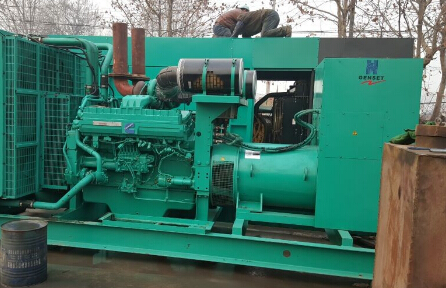 博山发电机组如何判断水冷式机油散热器内部是否需要清洗？